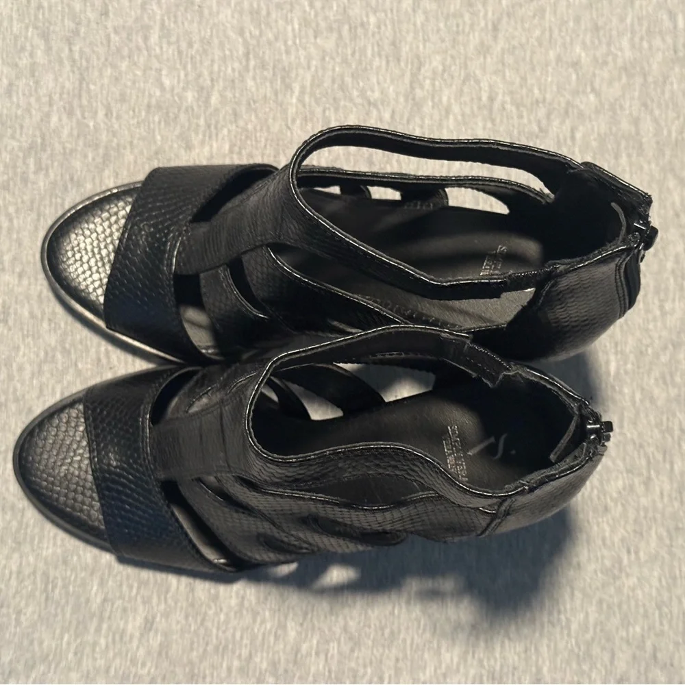 Elegant Black Strappy Heels Simply Vera By Vera Wang Size 9 - Picture 6 of 12